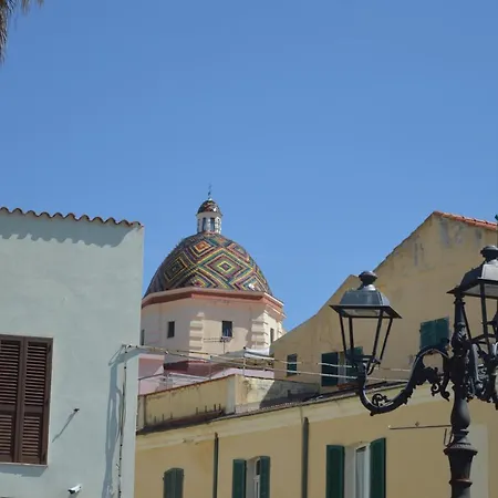 Gaudi לינה וארוחת בוקר 3*