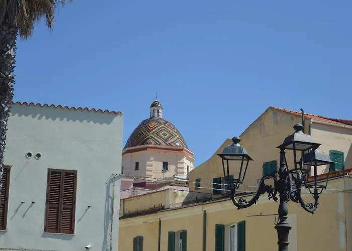 Gaudi Nocleg ze śniadaniem 3*